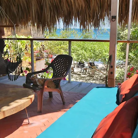 Santa Lova Eco-hostel Isla Tintipan-3